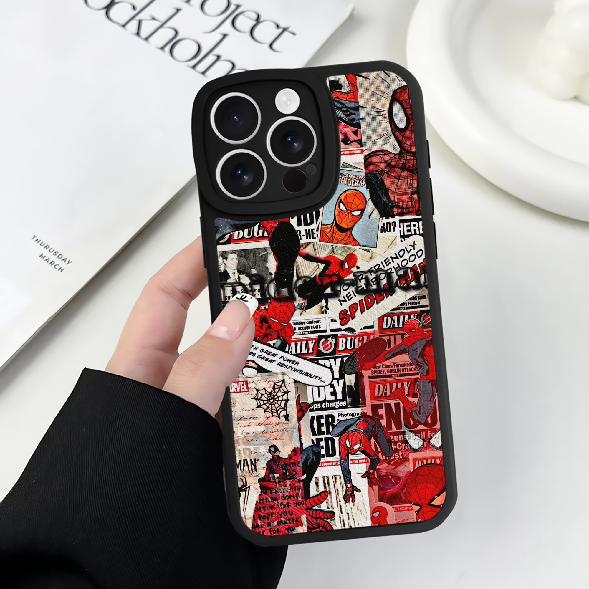 Spider Man スパイダーマン 【iPhone 16シリーズ対応】シリコンスマホケース（レザー調） 材質：シリコン